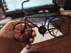 Bicicleta vintage in miniatura