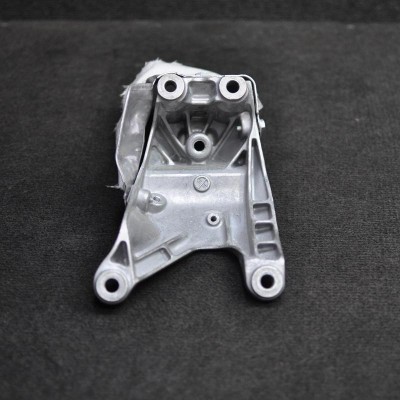 Suport motor dreapta AUDI A6 4G2, C7, 4GC 2014 OEM: 4G0199308AA | 1866994 foto