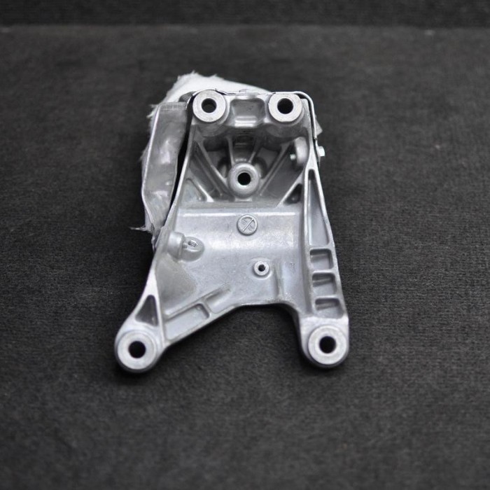 Suport motor dreapta AUDI A6 4G2, C7, 4GC 2014 OEM: 4G0199308AA | 1866994