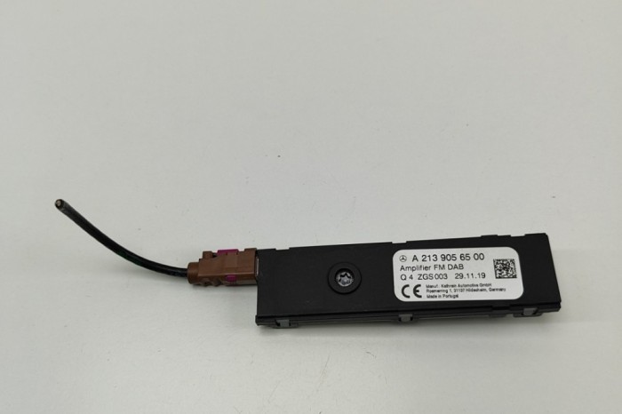 Amplificator de antena MERCEDES-BENZ E W213 2020 OEM: A2139056500 30640238