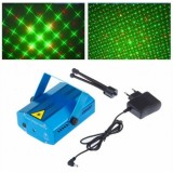 Cumpara ieftin Mini proiector laser cu jocuri de lumini verde si rosu cu 4 figurine