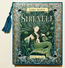 Istorii Secrete, Sirenele, Ari Berk, Egmont, carti pentru copii, cu clapete, coperta cartonata bogat detaliata, si bogat ilustrata.