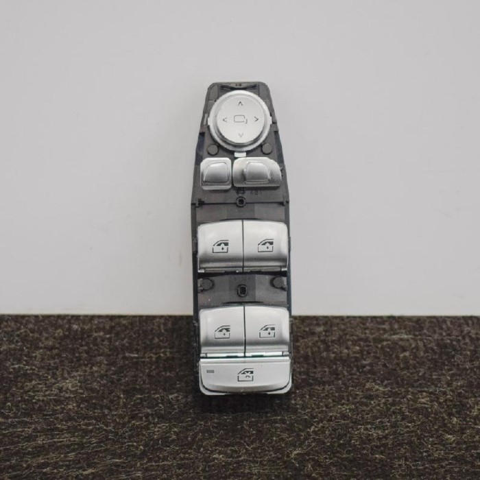 Buton geam ușă dreapta față BMW 7 G11, G12 2017 OEM: 9382502 2757450