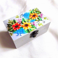 cutie din lemn decorata cu model floral 33784