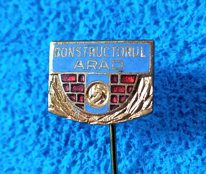 Insigna fotbal - AS &quot;CONSTRUCTORUL&quot; ARAD (Varianta 2)