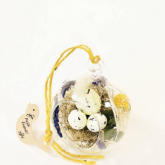 Glob de sticla cu flori prezervate si accesorii de Paste | Plante Cadou