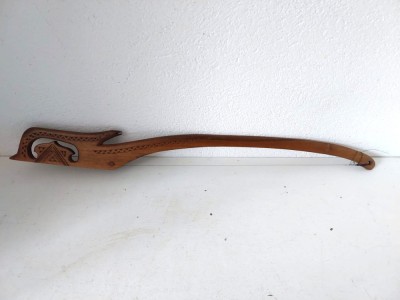 *Arcus de lemn pentru instruentul balcanic Gusle / Gusla, 40cm lungime, ornamentat prin sculptura manuala foto
