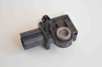 Senzor de impact dreapta față FORD C-MAX II DXA/CB7, DXA/CEU 2015 OEM: 8V4T-14B006-AA | 1582491 foto