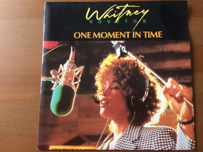 whitney houston one moment in time disc single 7&amp;quot; vinyl muzica pop arista VG+ foto