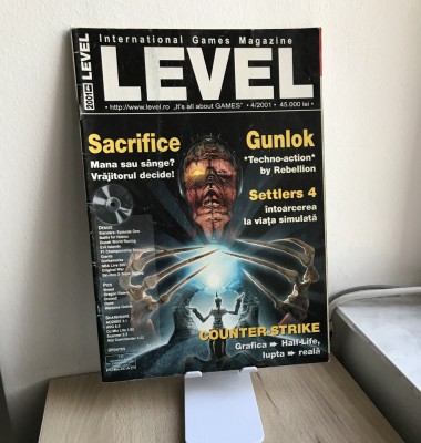 Revistă Gaming - Revista LEVEL aprilie 2001 foto