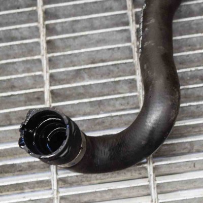 Furtun radiator răcire dreapta MERCEDES-BENZ C W205 2015 OEM: A2058301902 foto