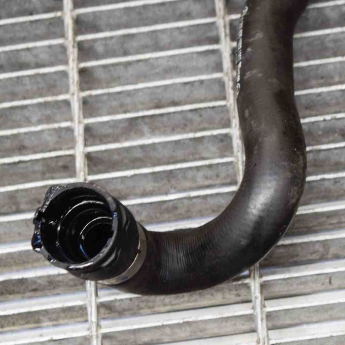 Furtun radiator răcire dreapta MERCEDES-BENZ C W205 2015 OEM: A2058301902