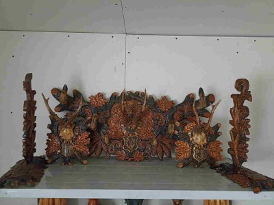 SET 5 PIESE TROFEE DE VANATOARE COARNE DE CAPRIOR ATASATE IN SCULPTURI DE LEMN-236467 foto