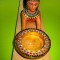 8402-Stativ vintage Egipt Cleopatra rasina stare buna.