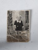 Fotografie veche anii 30, baietel, 8.5x6cm, alb-negru