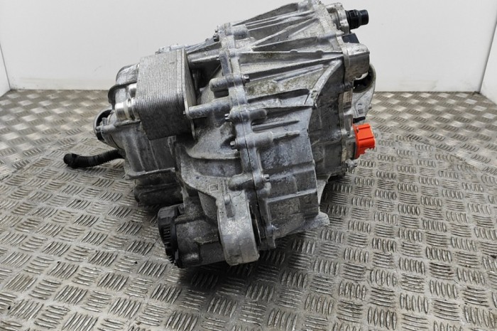 TESLA MODEL Y 2022 - Motor - OEM: 1120960-20-G,1561072-00-A,1561073-00-A,1085693-20-F,1117428-00-C