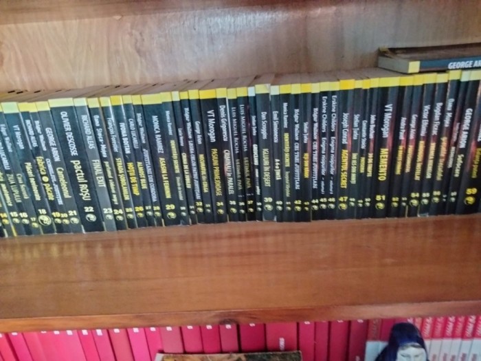Colectia crime scene editura Flacara