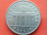 GERMANIA DEMOCRATA-5 MARK 1987 (Brandenburg gate of Berlin)