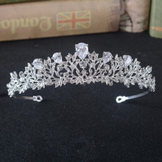 Diadema / tiara mireasa January Cubic Zirconia foto