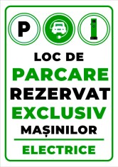 Placuta pentru loc de parcare rezervat exclusiv masinilor electrice foto