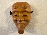 Masca japoneza din lemn.