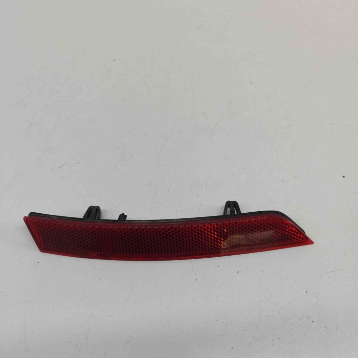 Reflector bara de protecție dreapta spate VW PASSAT Variant B8 3G5 2017 OEM: 3G0945104A 30249791