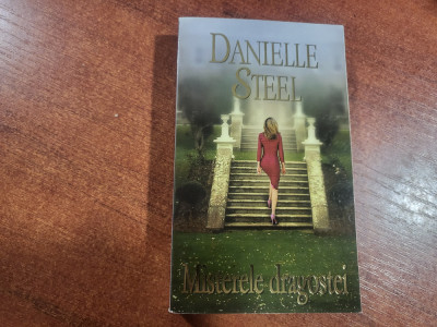 Misterele dragostei de Danielle Steel foto