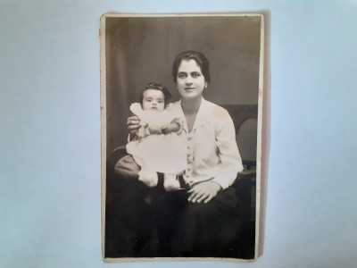 Fotografie CP cu mamă și copil din București foto