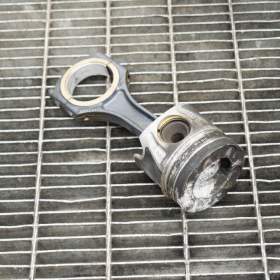 Piston MERCEDES-BENZ SPRINTER 3-t Furgon 906 2013 OEM: A6460300917,A6460300220 10047170 foto