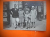 HOPCT 176 A GRUP FAMILIAL IN 1920 -FOTOGRAFIE VECHE TIP CP
