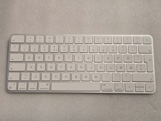 Tastatura Apple Magic Keyboard (2024), Bluetooth, Lightning port