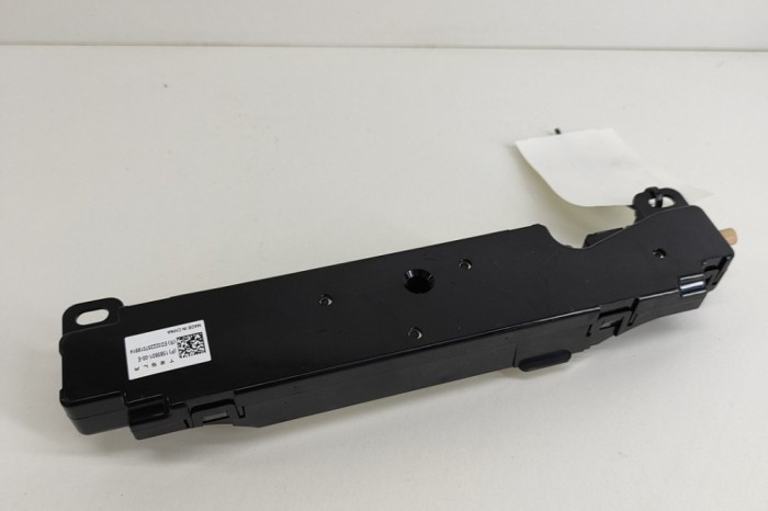 Amplificator de antena TESLA MODEL 3 2023 OEM: 1585601-00-E 22061573