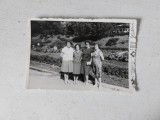 Fotografie veche anii 60, 4 femei in statiune, Aminitire de la Slanic Moldova, Foto Stelian, 8.5x6cm, alb-negru