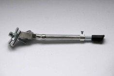Cric biciclete KWA-6-02, reglabil pe inaltime, prindere centru cadru, culoare ar... Cod:A082