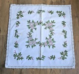 FATA DE MASA VINTAGE DIN BUMBAC CU MODEL CUSUT MANUAL SI MARGINI CROSET