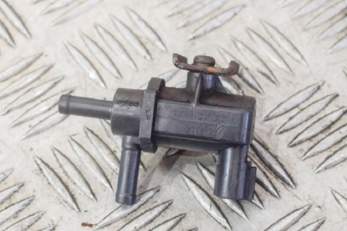 Supapa solenoid TOYOTA PRIUS Hatchback _W2_ 2006 OEM: 90910-12259,136200-2771 11303684