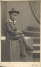 A1316 Copil baiat studio foto Barta Bucuresti Romania perioada regalista foto