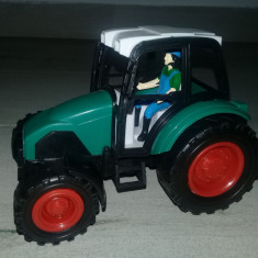 JUCARIE Vintage de colectie,Macheta plastic TRACTOR/TRACTORAS,colectie,T.GRATUIT