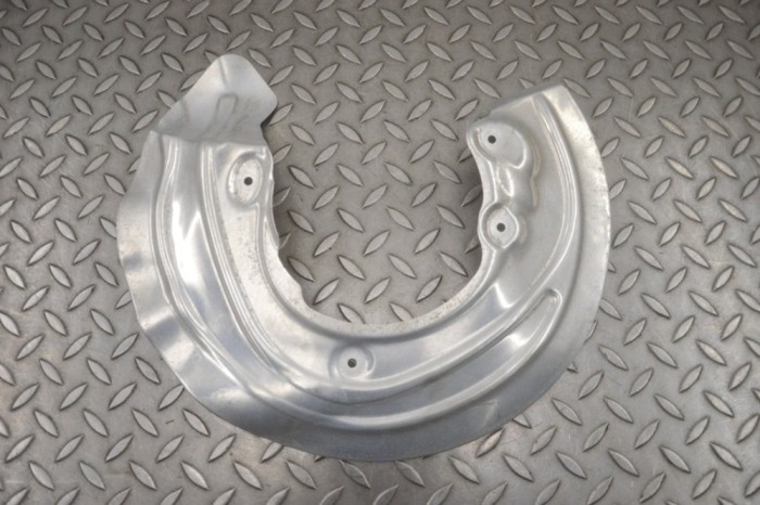 Protecție disc de fr&acirc;nă dreapta față BMW X3 G01, F97 2019 OEM: 8064558R,18531410 23699474