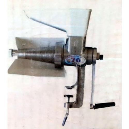 Masina de tocat rosii cu separator de seminte fabricat in Rusia Masina de tocat rosii cu separator de seminte fabricat in Rusia