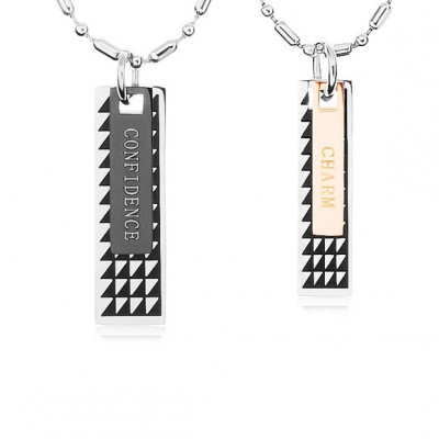 Două coliere din oțel, plăcuțe negre cu triunghiuri și inscripție foto