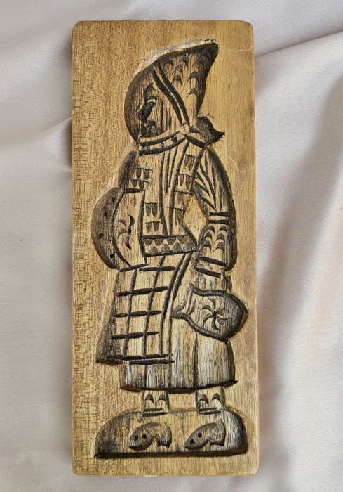 VECHE MATRITA DIN LEMN PENTRU TURTA DULCE SAU PENTRU DECOR, SCULPTATA MANUAL