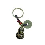 Breloc amuleta Feng Shui din metal cu Wu Lou cu crap si monede
