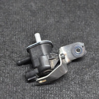 Supapa solenoid TOYOTA VERSO _R2_ 2015 OEM: 90910-TC001,HV136200-7010 2004857 foto