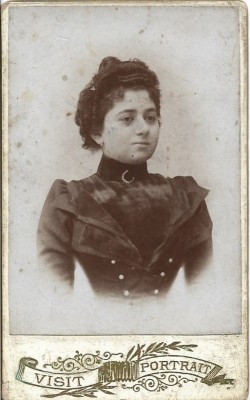 M1274N Portret de femeie, Rom&amp;acirc;nia, secolul al XIX-lea foto