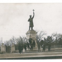 4552 - CHISINAU, Statue STEFAN cel MARE - old postcard, real PHOTO - unused