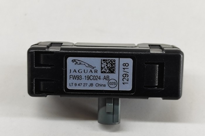 Amplificator de antena JAGUAR I-PACE X590 2019 OEM: FW93-19C024-AB 22652884