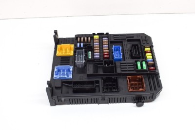 Modul panou de siguranțe OPEL MOKKA 2021 OEM: 9832881080 17781178 foto