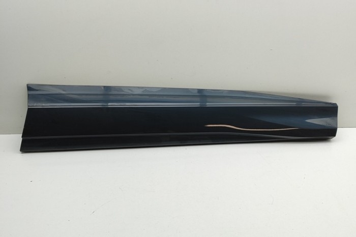 Bandou inferior ușă dreapta față AUDI Q4 SUV F4B 2024 OEM: 89A853960A | 32042145