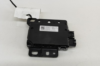 Unitate de control USB/AUX TESLA MODEL 3 2019 OEM: 1093295-00-A,35012502 23899170 foto